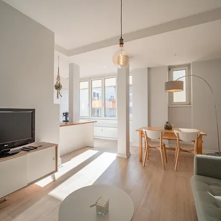 A Vos Pieds, Moderne Et Lumineux Strasburgo